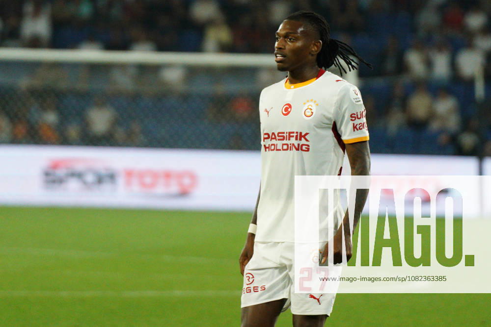 Rafael Leao (C) of Galatasaray looks on during the Turkish Super League 2026 27 match between Basaksehir and Galatasaray at the Basaksehir Fatih Terim Stadium in Istanbul, Turkey, on September 4, 2026. Basaksehir Turkey - ZUMAu194 20260904_zip_u194_048