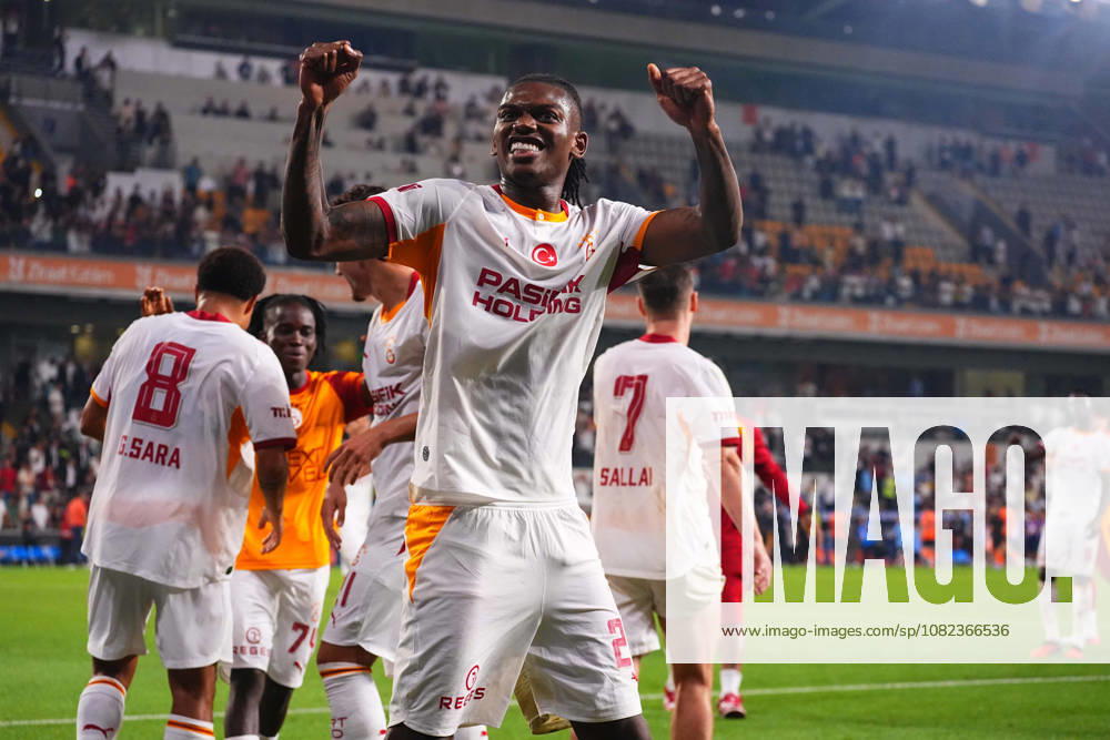 Rafael Leao (27) of Galatasaray SK victory celebrates with their fans after the Turkish Super League 2026 27 match between Baseaksehir FK and Galatasaray SK at Basaksehir Fatih Terim Stadium, 2026 in Istanbul, Turkey. Istanbul Basaksehir Turkey
