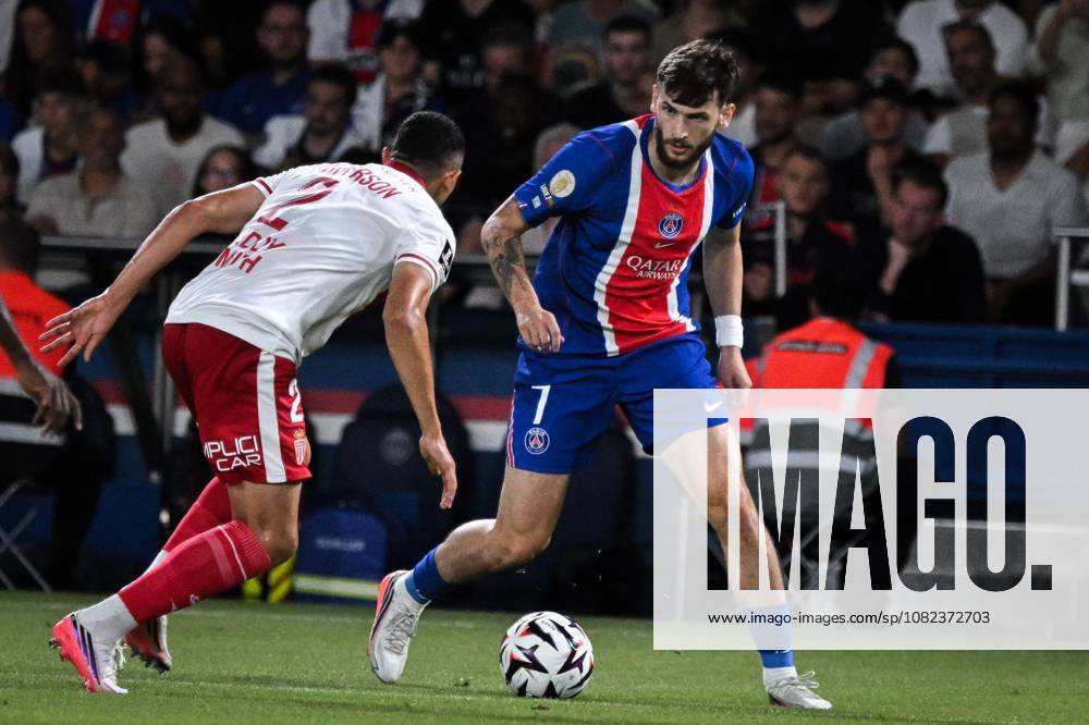 PARIS, FRANCE - SEPTEMBER 4, 2026: Paris Saint-GermainÃ¢â‚¬â ¢s forward Khvicha Kvaratskhelia controls the ball during the French L1 football match between Paris Saint-Germain and AS Monaco at the Parc des Princes stadium in Paris on September 4, 2026. Paris France - ZUMAq101 20260904_zna_q101_182