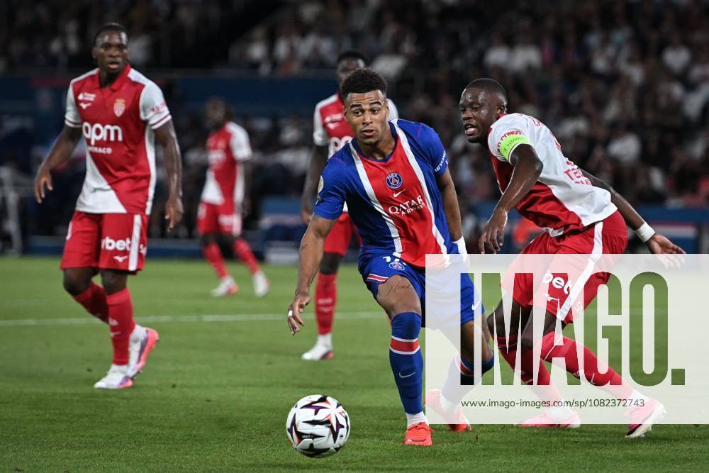 PARIS, FRANCE - SEPTEMBER 4, 2026: Paris Saint-GermainÃ¢â‚¬â ¢s forward Desire Doue fights for the ball during the French L1 football match between Paris Saint-Germain and AS Monaco at the Parc des Princes stadium in Paris on September 4, 2026. Paris France - ZUMAq101 20260904_zna_q101_187
