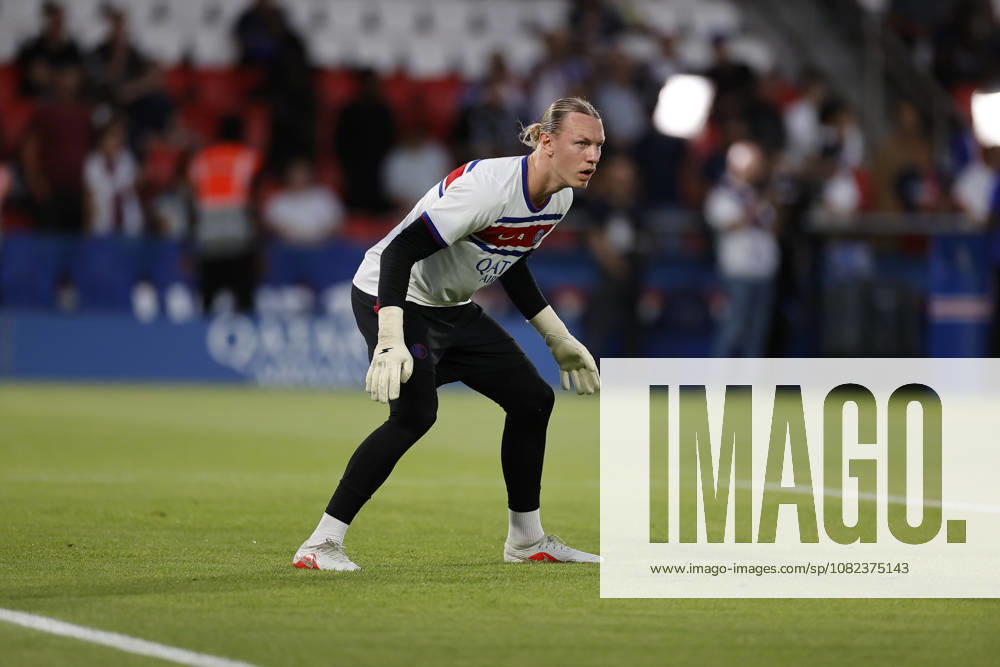 Matvei SOFANOV (GK) of Paris Saint Germain during warm-up of League 1 McDonald s, Day 03 match between PSG and AS MONACO at Parc Des Princes stadium - on September 04 2026. Paris - France Paris France - ZUMAb253 20260904_zsp_b253_003