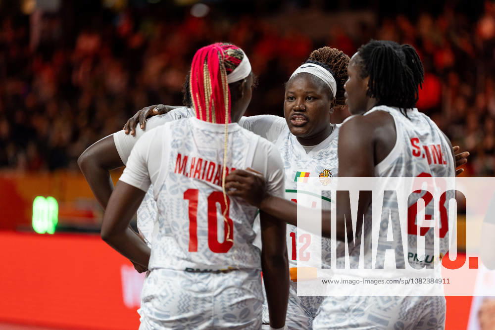 Mali team during a huddle: Maimouna Haidara (Mali, 10), Alima Dembele (Mali, 12), Sika Kone (Mali, 23), GER, Mali vs. Spain, basketball, 2026 FIBA Women’s World Cup, group stage, Matchday 2, September 5, 2026, GER, Mali vs. Spain, basketball, 2026 FIBA Women’s World Cup, group stage, Matchday 2, September 5, 2026, Berlin