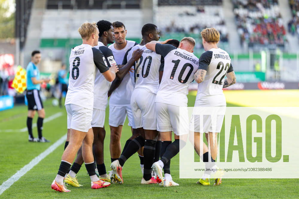 The TSV Havelse players celebrate the goal that tied the score at 1–1, scored by Alexander Guiddir, TSV Havelse, 20 GER, SC Preussen Münster vs. TSV Havelse, soccer, 3rd Division, Matchday 4, 2026–2027 season, September 5, 2026 DFL regulations prohibit any use of photographs as image sequences and or quasi-video GER, SC Preussen Münster vs. TSV Havelse, soccer, 3rd League, Matchday 4, 2026–2027 season, September 5, 2026, Münster
