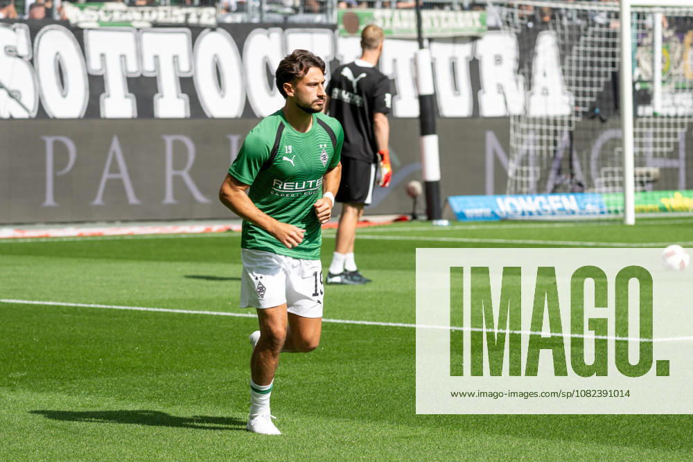 Nicolas Gerrit Kuehn, Borussia Mönchengladbach, age 19, during pregame warm-ups for Borussia Mönchengladbach vs. SV Elversberg, soccer, 1. Bundesliga, Matchday 2, 2026–2027 season, September 5, 2026 DFL DFB regulations prohibit any use of photographs as image sequences and or quasi-video Borussia Mönchengladbach vs. SV Elversberg, soccer, Bundesliga 1, Matchday 2, 2026–2027 season, September 5, 2026, Mönchengladbach