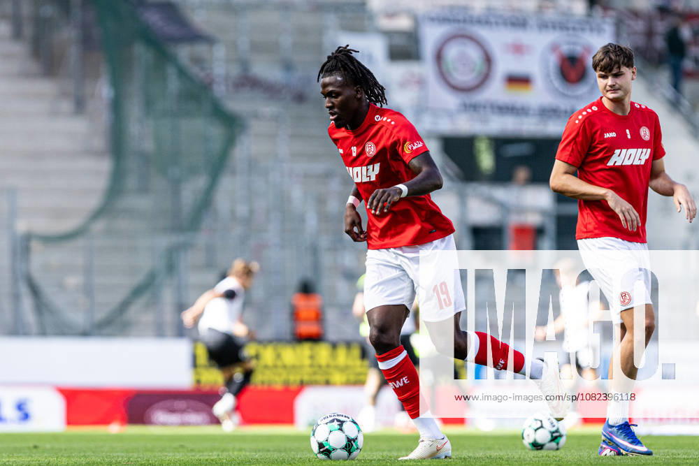 3rd Division: Rot-Weiss Essen vs. FC Viktoria Köln, September 5, 2026. Franci Bouebari of Rot-Weiss Essen, age 19, during warm-ups. 3rd Division: Rot-Weiss Essen vs. FC Viktoria Köln at Stadion an der Hafenstraße, Essen, September 5, 2026 DFL regulations prohibit any use of photographs as image sequences and or quasi-video