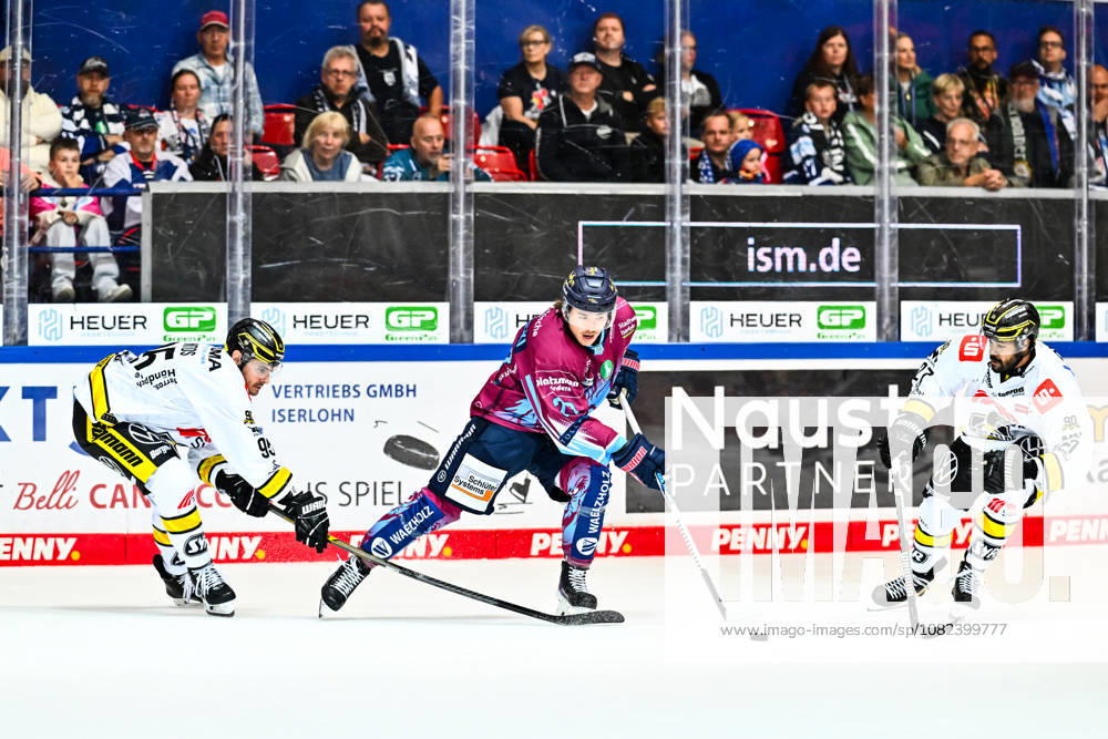 Jakub Borzecki, Iserlohn Roosters, 29; C J Suess, Krefeld Pinguine, 27; Mathew Santos, Krefeld Pinguine, 95, GER, Iserlohn Roosters vs. Krefeld Pinguine, Ice Hockey, Penny DEL, Exhibition Game, 2026–2027 Season, August 5, 2026, GER, Iserlohn Roosters vs. Krefeld Pinguine, Ice Hockey, Penny DEL, Exhibition Game, 2026–2027 Season, August 5, 2026, Iserlohn