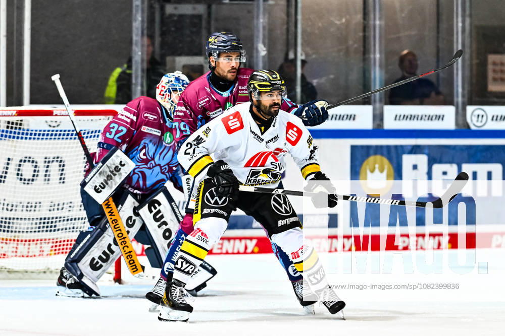 Colin Ugbekile, Iserlohn Roosters, 79; C. J. Suess, Krefeld Pinguine, 27; Hendrik Hane, Iserlohn Roosters, 32, GER, Iserlohn Roosters vs. Krefeld Pinguine, Ice Hockey, Penny DEL, Exhibition Game, 2026–2027 Season, August 5, 2026, GER, Iserlohn Roosters vs. Krefeld Pinguine, Ice Hockey, Penny DEL, Exhibition Game, 2026–2027 Season, August 5, 2026, Iserlohn