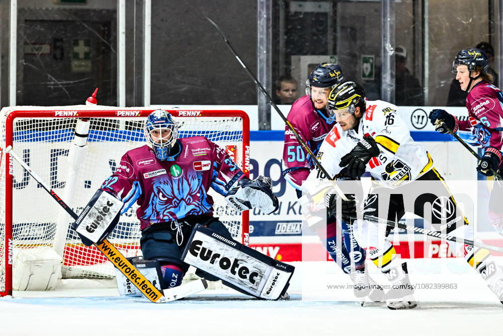 Hendrik Hane, Iserlohn Roosters, 32; Tanner Kero, Krefeld Pinguine, 16; Peter Spornberger, Iserlohn Roosters, 50, GER, Iserlohn Roosters vs. Krefeld Pinguine, Ice Hockey, Penny DEL, Exhibition Game, 2026–2027 Season, August 5, 2026, GER, Iserlohn Roosters vs. Krefeld Pinguine, Ice Hockey, Penny DEL, Exhibition Game, 2026–2027 Season, August 5, 2026, Iserlohn