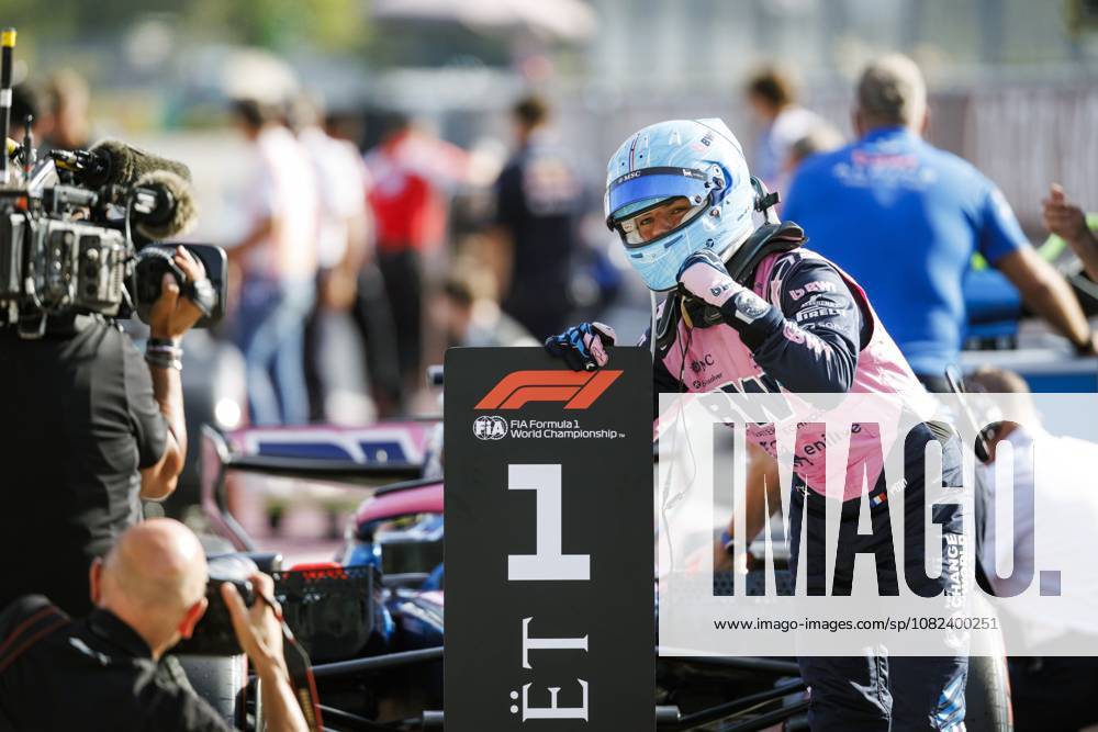 MONZA - Pierre Gasly (BWT Alpine F1 Team) celebrates securing pole position during qualifying at the Autodromo di Monza for the Italian Grand Prix. SANDER KONING ANP ANPxSportx IVx 567245144 originalFilename: 567245144