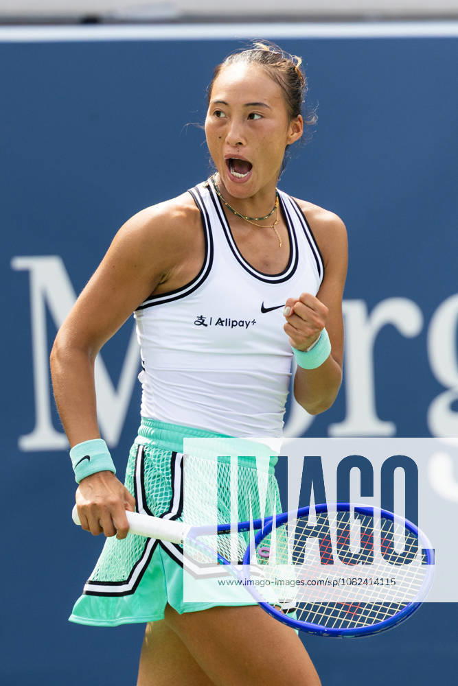 Qinwen Zheng (CHN) in action against Madison Keys (USA) during their Round 1 match at the US Open on September 5, 2026, held at the USTA Billie Jean King National Tennis Center in New York City. Tennis 2026: US Open, September 5, 2026 - ZUMAc04_ 20260905_zma_c04_013