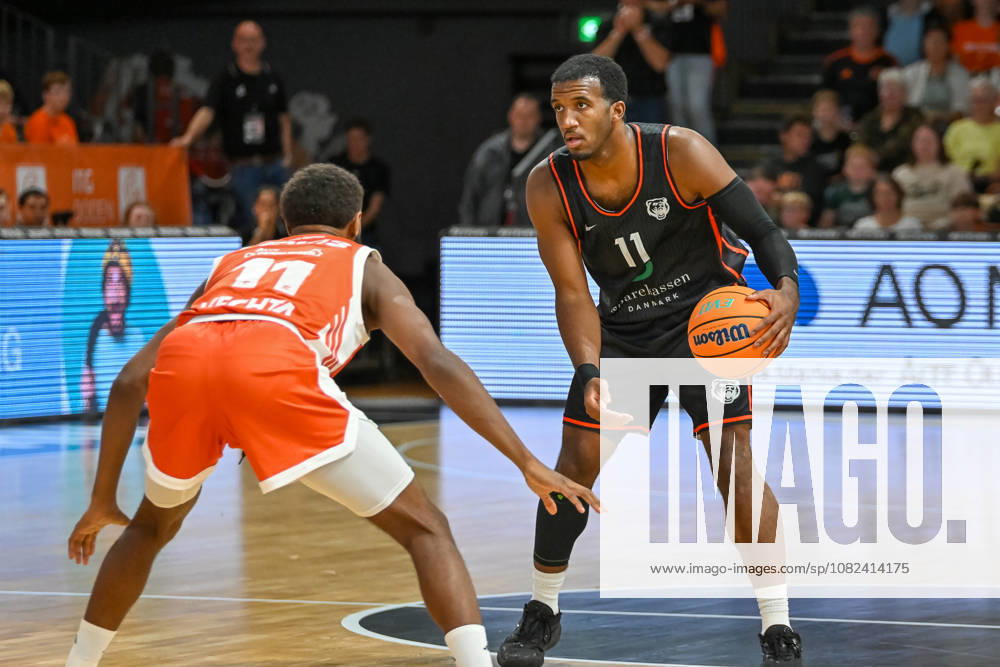 Ian DuBose (Bakken Bears), 11, facing Matt Lewis (RASTA Vechta), 11; RASTA Vechta vs. Bakken Bears, Exhibition Game, 2026–2027 Season, September 5, 2026, RASTA Vechta vs. Bakken Bears, exhibition game, 2026–2027 season, September 5, 2026, Vechta