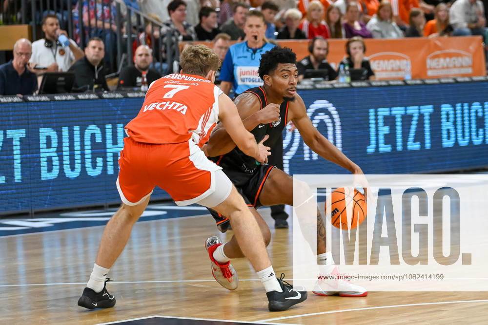 Quinton Mincey (Bakken Bears), No. 3, facing off against Peter Hemschemeier (RASTA Vechta), No. 7; RASTA Vechta vs. Bakken Bears, exhibition game, 2026–2027 season, September 5, 2026, RASTA Vechta vs. Bakken Bears, exhibition game, 2026–2027 season, September 5, 2026, Vechta