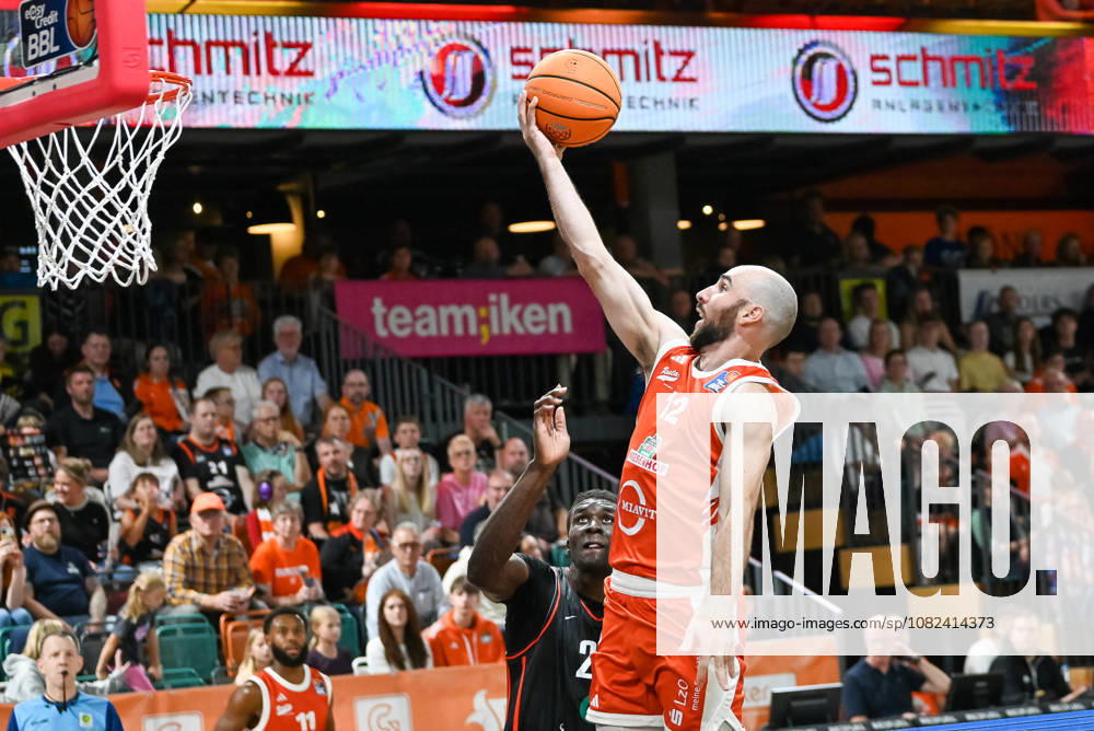 Tommy Kuhse, RASTA Vechta, No. 12 driving to the basket; RASTA Vechta vs. Bakken Bears, exhibition game, 2026–2027 season, September 5, 2026, RASTA Vechta vs. Bakken Bears, exhibition game, 2026–2027 season, September 5, 2026, Vechta