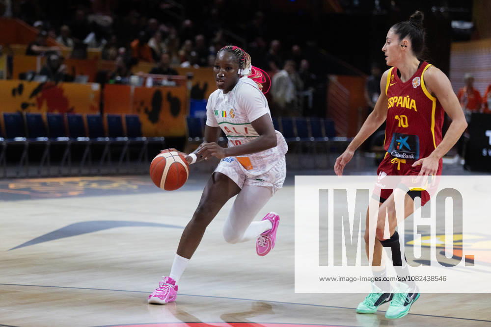 Spain Vs Mali in Berlin, Germany - 05 Sep 2026 Maimouna Haidara of Mali (L) and Maria Conde (R) of Spain seen in action during the 2026 FIBA Women s World Cup between Mali and Spain at Max-Schmeling-Halle. Final score; Mali 82:73 Spain. Berlin Germany