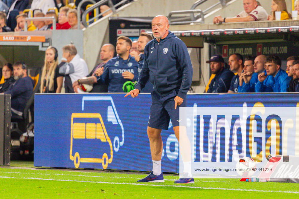 Germany 2. Bundesliga, 2026–2027 Season, September 5, 2026, Matchday 4, SG Dynamo Dresden vs. VfL Bochum, Rudolf Harbig Stadium; Uwe Rösler, VfL Bochum Head Coach: Gestures, Body Language, Emotion