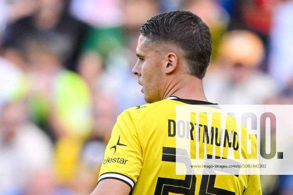 Joey Veerman of Borussia Dortmund looks on during the Bundesliga 1 match between TSG Hoffenheim and Borussia Dortmund, SNP Arena on September 5, 2026, in Sinsheim, Germany Photo by Harry Langer DeFodi Images Joey Veerman of Borussia Dortmund looks on during the Bundesliga match between TSG Hoffenheim and Borussia Dortmund at SNP Arena on September 5, 2026, in Sinsheim, Germany. Photo by Harry Langer, DeFodi Images. DFB and DFL regulations prohibit any use of photographs as image sequences and or quasi-video. Photo by Harry Langer, DeFodi Images. DFB and DFL regulations prohibit any use of photographs as imSEQUENCES AND OR QUASI-VIDEO