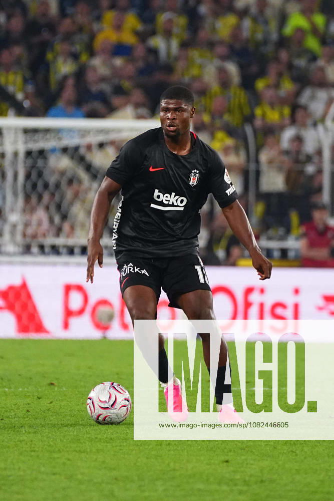 Emmanuel Agbadou of Besiktas JK controls the ball during the Turkish Super League 2026 27 derby match between Fenerbahce and Besiktas at Chobani Stadium, september 05 , 2026 in Istanbul, Turkey. Istanbul Kadikoy Turkey
