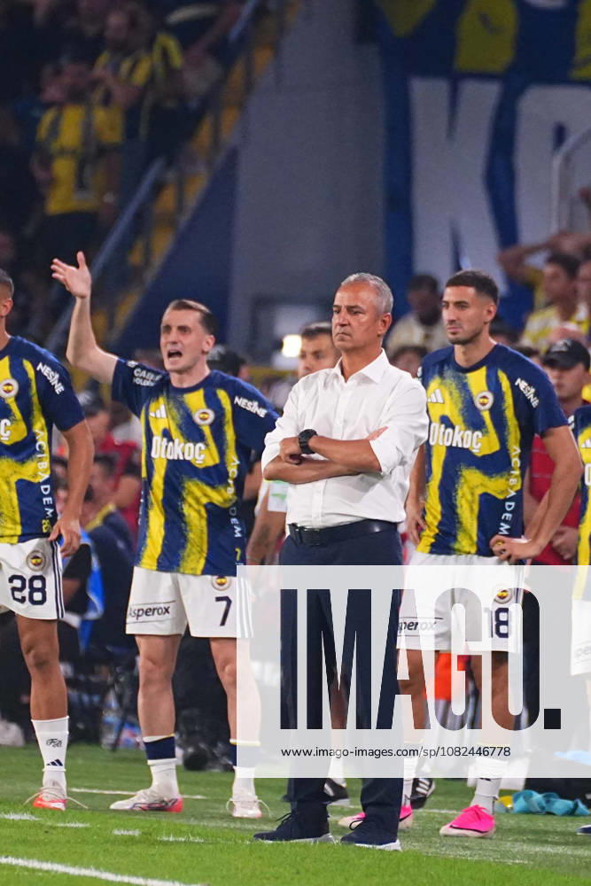 Coach Ismail Kartal of Fenerbahce SK reacts during the Turkish Super League 2026 27 derby match between Fenerbahce and Besiktas at Chobani Stadium, september 05 , 2026 in Istanbul, Turkey. Istanbul Kadikoy Turkey