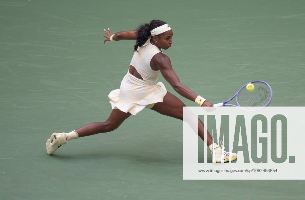 2026 US Open - Day 7 NEW YORK, NEW YORK - SEPTEMBER 5: Coco Gauff of the United States returns a shot during her match against Cristina Bucsa of Spain during the 2026 US Open - Day 7 at USTA Billie Jean King National Tennis Center on September 5, 2026 in New York, New York. New York USTA Billie Jean King National Tennis Center New York United States