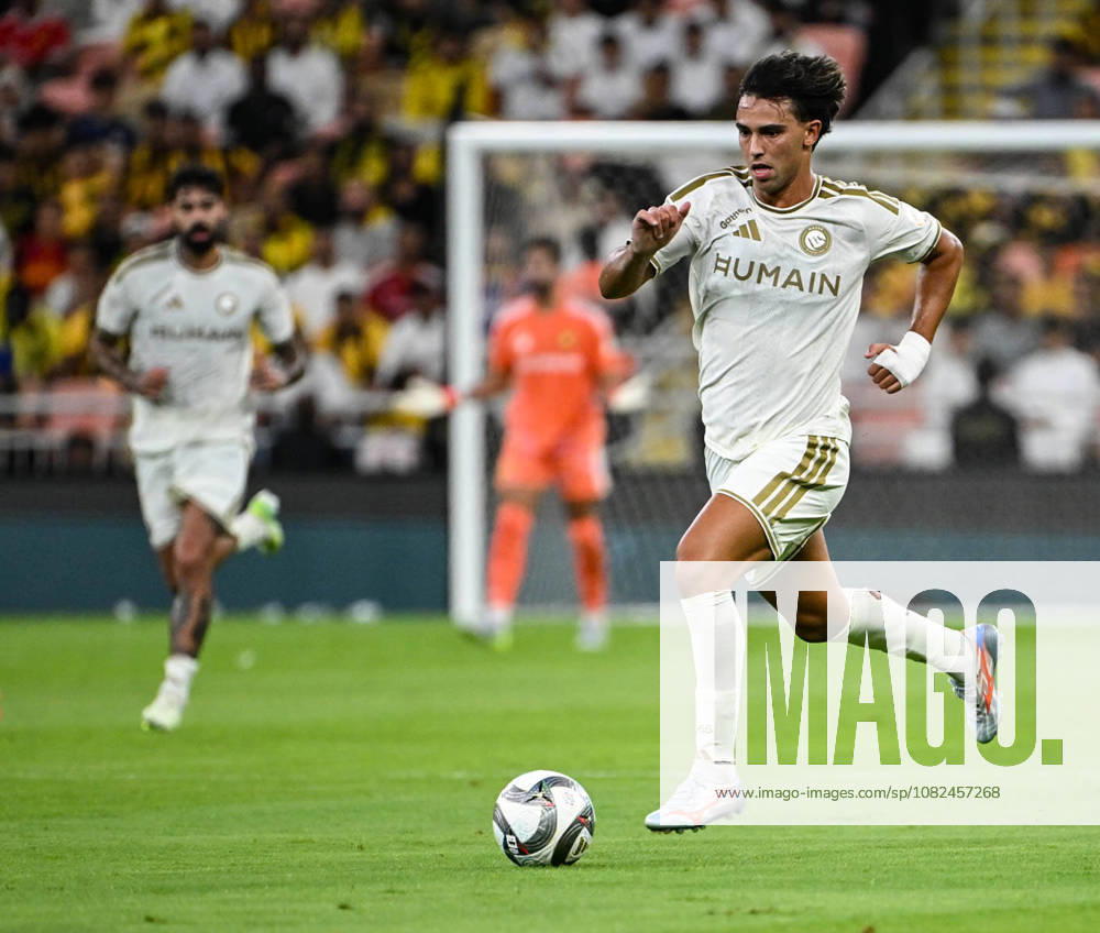 AL ITTHAD FC vs AL NASSR FC JEDDAH, SAUDI ARABIA - SEPTEMBER 5: Joao Felix of Al nassr Controls the ball during the Saud AL ITTHAD FC vs AL NASSR FC JEDDAH, SAUDI ARABIA - SEPTEMBER 5: Joao Felix of Al nassr Controls the ball during the Saudi pro league match between al itthad FC and al nassr FC at Alinma Stadium on september 5, 2026 in jeddah, Saudi Arabia.