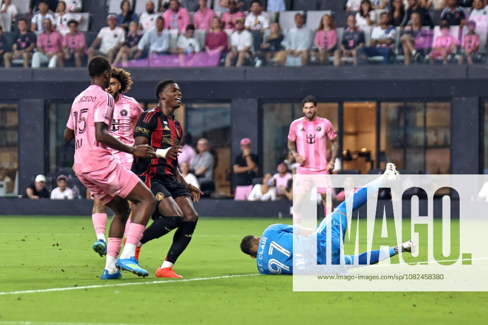 DAYNE ST CLAIR (97) makes a save as both FRICIO CAICEDO (15) of Inter Miami CF and BREEL EMBOLO (36) of Atlanta United look on during a Major League soccer match between Inter Miami CF and Atlanta United FC Miami USA - ZUMAa257 20260905_zsp_a257_002