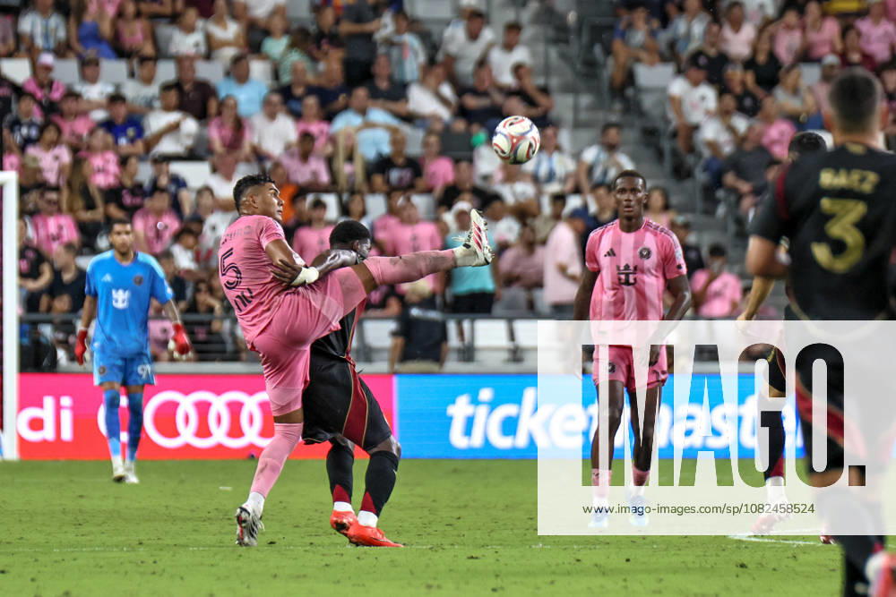 CASEMIRO (5) of Inter Miami CF kicks a ball during a Major League soccer match between Inter Miami CF and Atlanta United FC Miami USA - ZUMAa257 20260905_zsp_a257_015