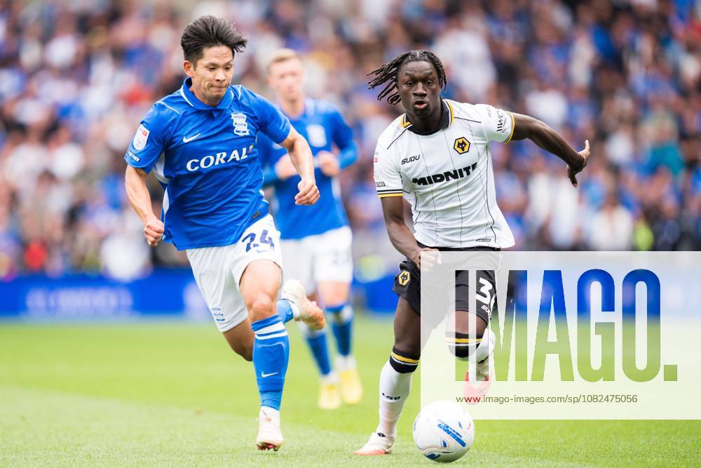 Mateus ManÃ of Wolverhampton Wanderers dribbles with the ball at his feet under pressure by Tomoki Iwata of Birmingham City Birmingham City v Wolverhampton Wanderers, EFL Sky Bet Championship, Football, St. Andrew s at Knighthead Park, Birmingham, UK - 06 Sep 2026Birmingham St. Andrew s at Knighthead Park United Kingdom