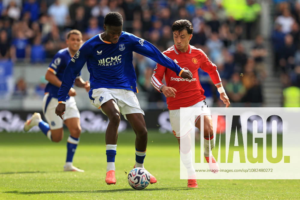6th September 2026; Hill Dickinson Stadium, Liverpool, England; Premier League Football, Everton versus Manchester United, ManU Thierno Barry of Everton is challenged by Lisandro Martinez of Manchester United DavidxBlunsden
