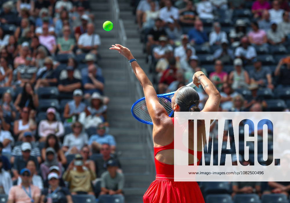 US Open tennis tournament - Day 8 Linda Noskova of Czechia serves against Marta Kostyuk of Ukraine during their Womens Singles match at the US Open Tennis Championships at the USTA Billie Jean King National Tennis Center in Flushing Meadows, New York, USA, 06 September 2026. The 2026 US Open tournament runs from 23 August through 13 September. FLUSHING MEADOWS NEW YORK United States