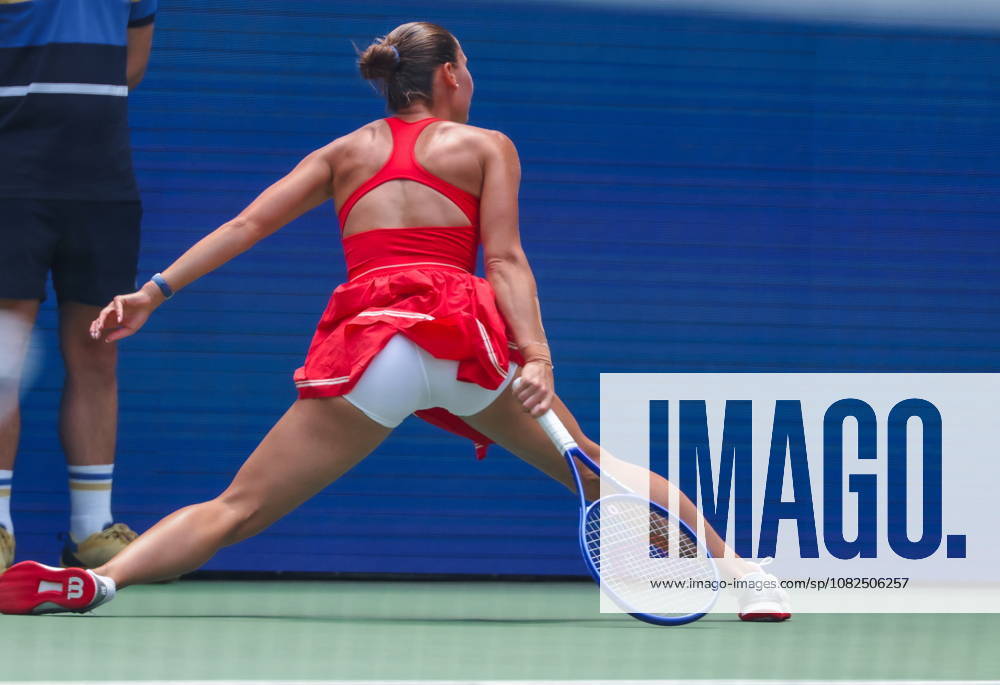 US Open tennis tournament - Day 8 Marta Kostyuk of Ukraine in action against Linda Noskova Czechia during their Womens Singles match at the US Open Tennis Championships at the USTA Billie Jean King National Tennis Center in Flushing Meadows, New York, USA, 06 September 2026. The 2026 US Open tournament runs from 23 August through 13 September. FLUSHING MEADOWS NEW YORK United States
