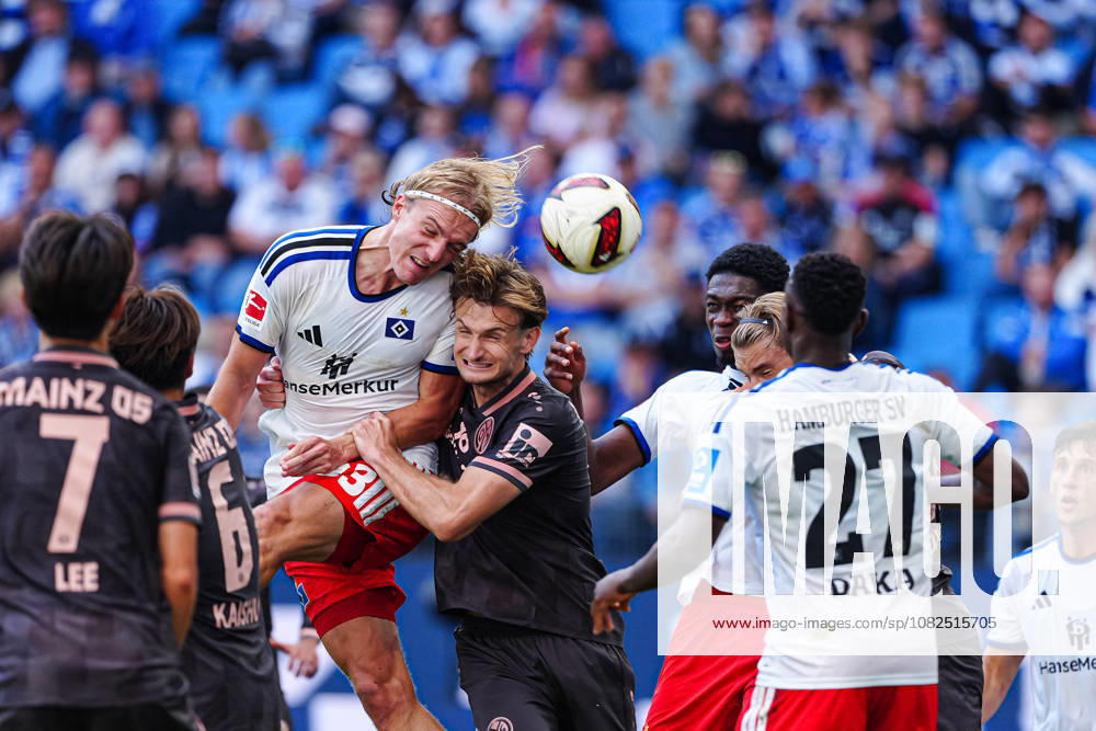 Heading duel, aerial duel: Sebastian Bornauw, Hamburger SV, 33, Stefan Posch 1 FSV Mainz 05, 04 GER, Hamburger SV vs. 1 FSV Mainz 05, Soccer, Bundesliga 1, Matchday 2, 2026–2027 Season, September 6, 2026 DFL regulations prohibit any use of photographs as image sequences and or quasi-video GER, Hamburger SV vs. 1. FSV Mainz 05, soccer, 1st Bundesliga, Matchday 2, 2026–2027 season, September 6, 2026, Hamburg