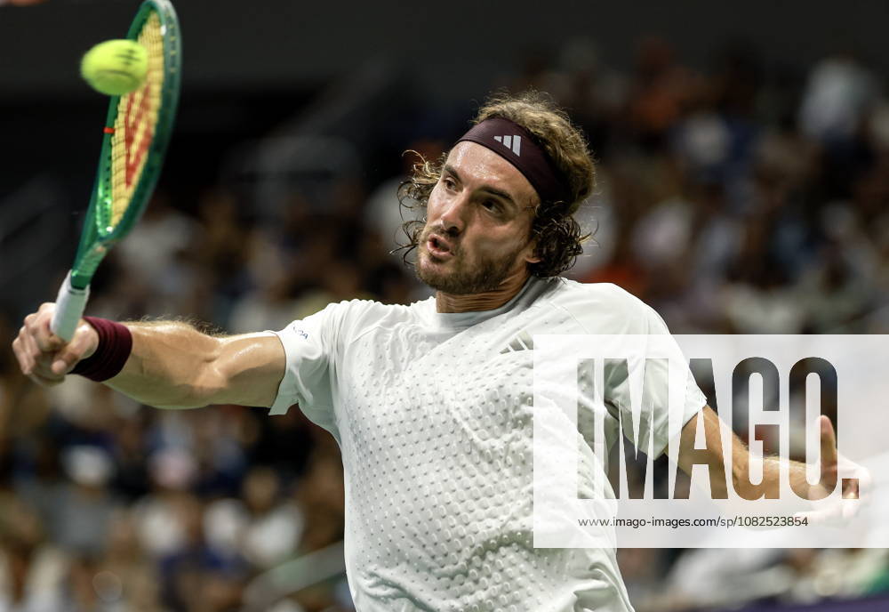 US Open tennis tournament - Day 8 Stefanos Tsitsipas of Greece in action against Ben Shelton of the USA during the Men s Singles fourth round of the US Open Tennis Championships in Flushing Meadows, New York, USA, 06 September 2026. FLUSHING MEADOWS NEW YORK United States
