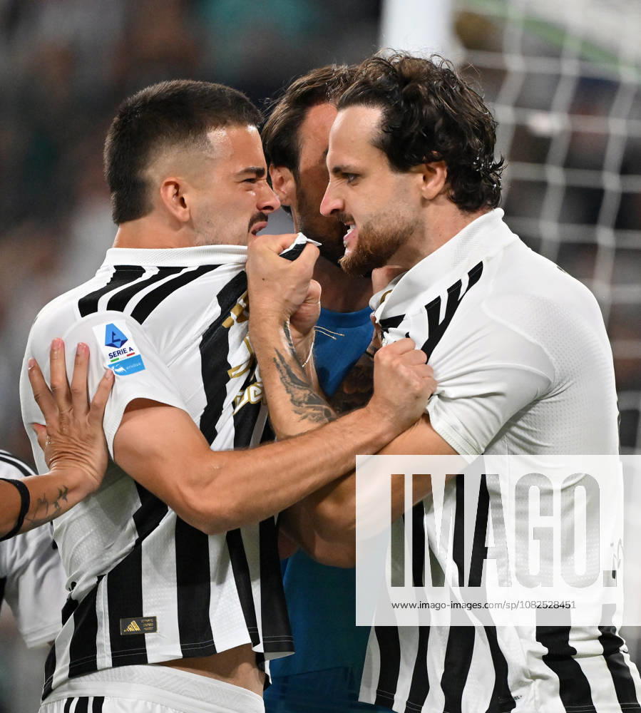 (260907) -- TURIN, Sept. 7, 2026 -- Juventus Federico Gatti (R) celebrates his goal with teammates during a Serie A football match between Juventus and AC Milan in Turin, Italy, Sept. 6, 2026. (Photo by Xinhua) (SP)ITALY-TURIN-FOOTBALL-SERIE A-JUVENTUS VS AC MILAN AlbertoxLingria