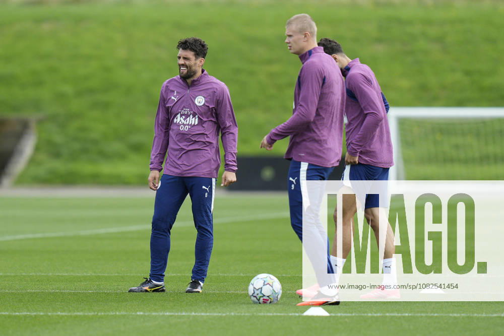Manchester City Training Mateo Kovacic and Erling Haaland of Manchester City warm up during the Manchester City Training Session ahead of the UEFA Champions League Round 1 game against FC Porto at the Etihad Campus, Manchester, England on 7 September 2026 Credit: Steve Flynn Every Second Media Editorial use only. All images are copyright Every Second Media Limited. No images may be reproduced without prior permission.