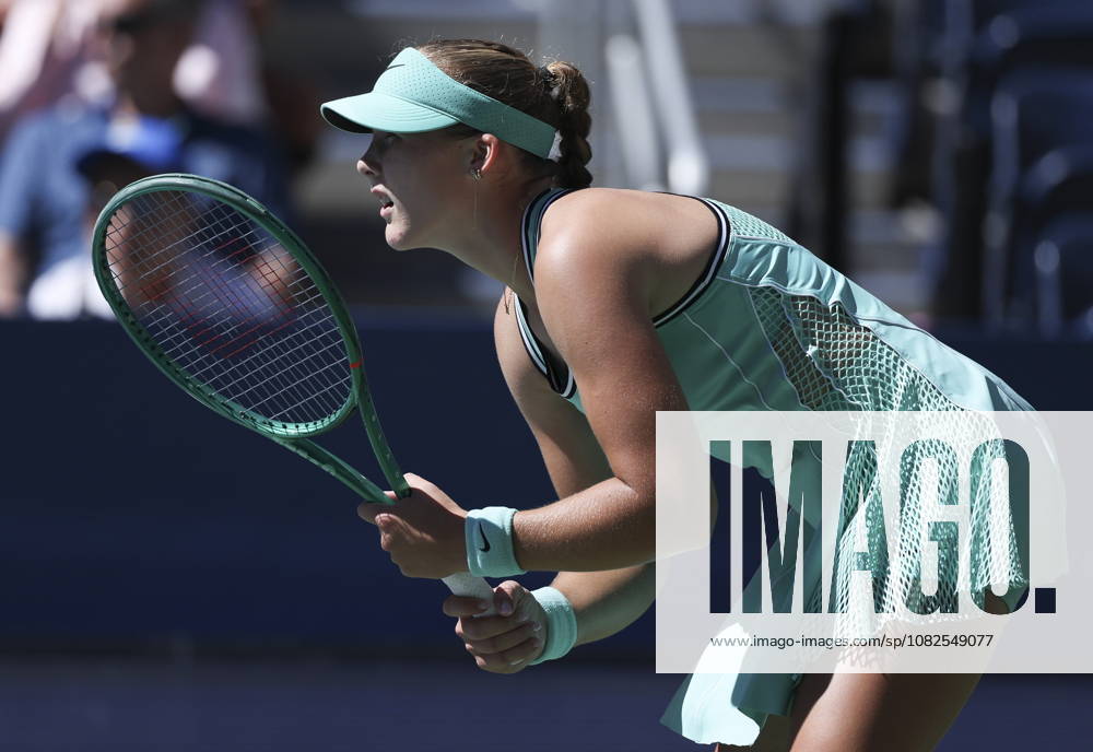 US Open tennis tournament - Day 9 Mirra Andreeva of Russia in action against Anastasia Potapova of Austria during the Women s Singles round 4 of the US Open Tennis Championships at the USTA Billie Jean King National Tennis Center in Flushing Meadows, New York, USA, 07 September 2026. The 2026 US Open tournament runs from 23 August through 13 September. FLUSHING MEADOWS NEW YORK United States