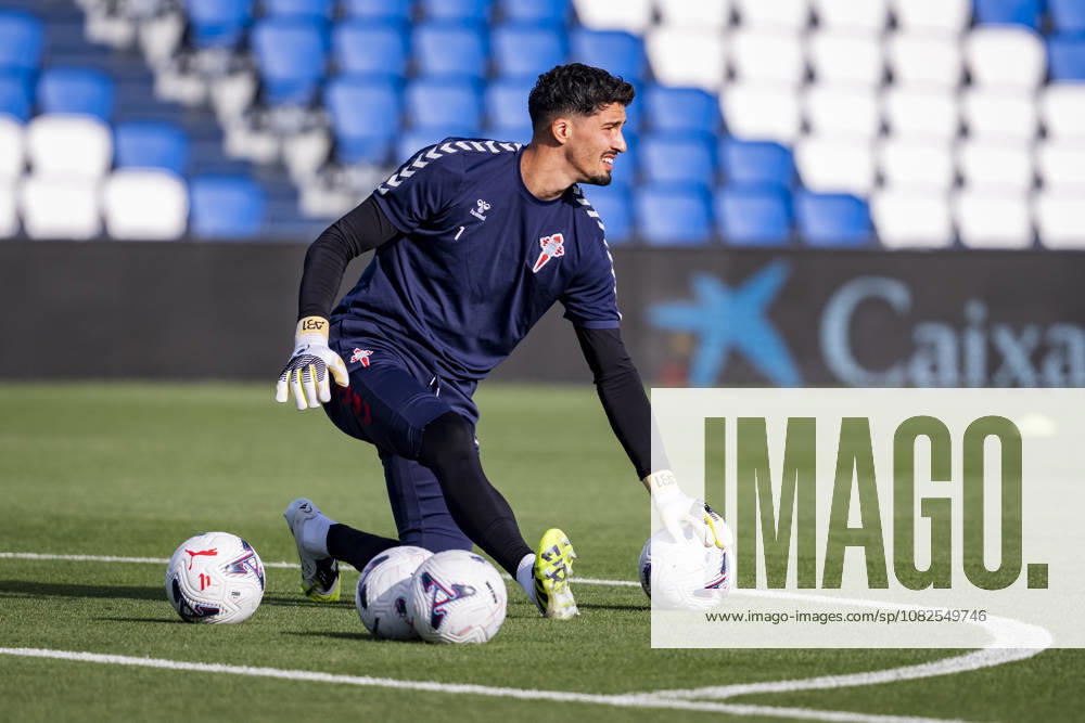 Getafe CF v RC Celta de Vigo - LaLiga GETAFE, SPAIN - SEPTEMBER 7: Altay Bayindir of Celta warms up prior to the LaLiga football match between Getafe CF and RC Celta de Vigo at Estadio Coliseum on September 7, 2026 in Getafe, Spain. Alberto Gardin Anadolu Getafe Spain. Editorial use only. Please get in touch for any other usage.