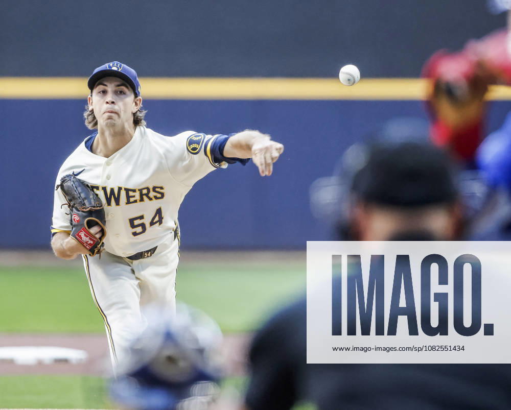 Milwaukee Brewers pitcher Robert Gasser throws in the first inning of the MLB, Baseball Herren, USA game between the Chicago Cubs and the Milwaukee Brewers at American Family Field in Milwaukee, Wisconsin on Monday, September 7, 2026. MIL20260907802 TANNENxMAURY