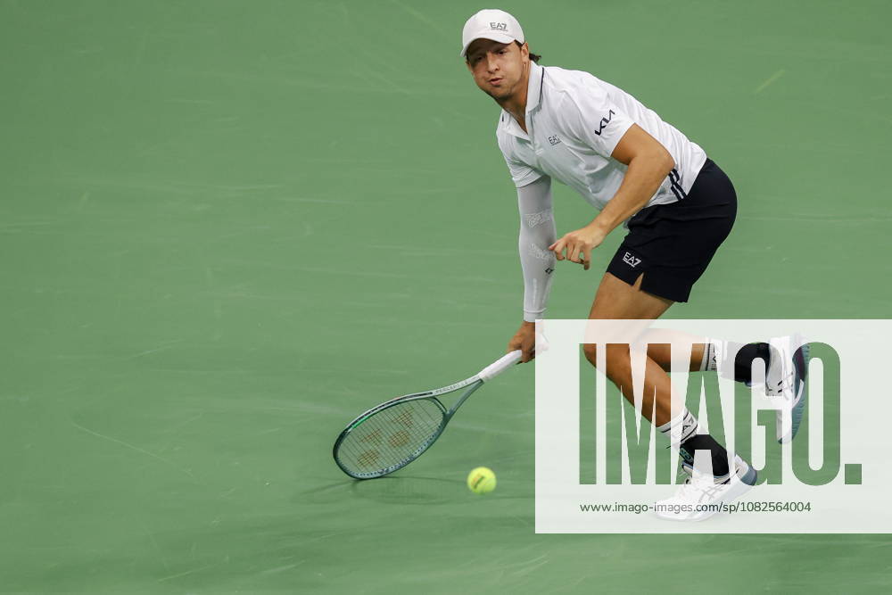 US Open tennis tournament - Day 9 Luciano Darderi of Italy in action against Alexander Zverev of Germany during their Mens Singles round 4 match of the US Open Tennis Championships at the USTA Billie Jean King National Tennis Center in Flushing Meadows, New York, USA, 07 September 2026. FLUSHING MEADOWS NEW YORK United States