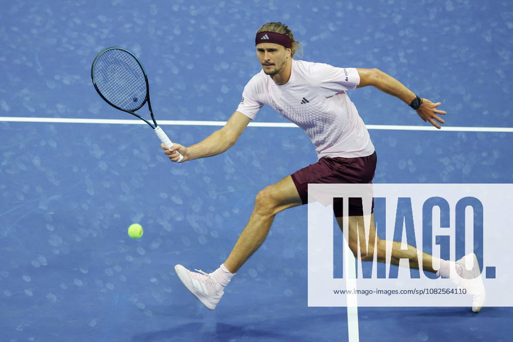 #2 US Open tennis tournament - Day 9 Alexander Zverev of Germany in action against Luciano Darderi of Italy during their Mens Singles round 4 match of the US Open Tennis Championships at the USTA Billie Jean King National Tennis Center in Flushing Meadows, New York, USA, 07 September 2026. FLUSHING MEADOWS NEW YORK United States