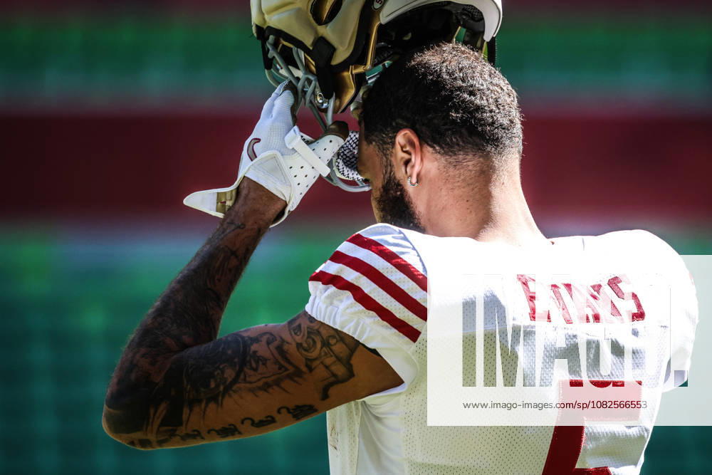 MELBOURNE, AUSTRALIA - SEPTEMBER 08: Mike Evans 5 of the San Francisco 49ers during practice at an NFL, American Football Herren, USA media opportunity at AAMI Park on September 08, 2026 in Melbourne, Australia. Melbourne Australia - ZUMAp121 20260908_zsp_p121_030