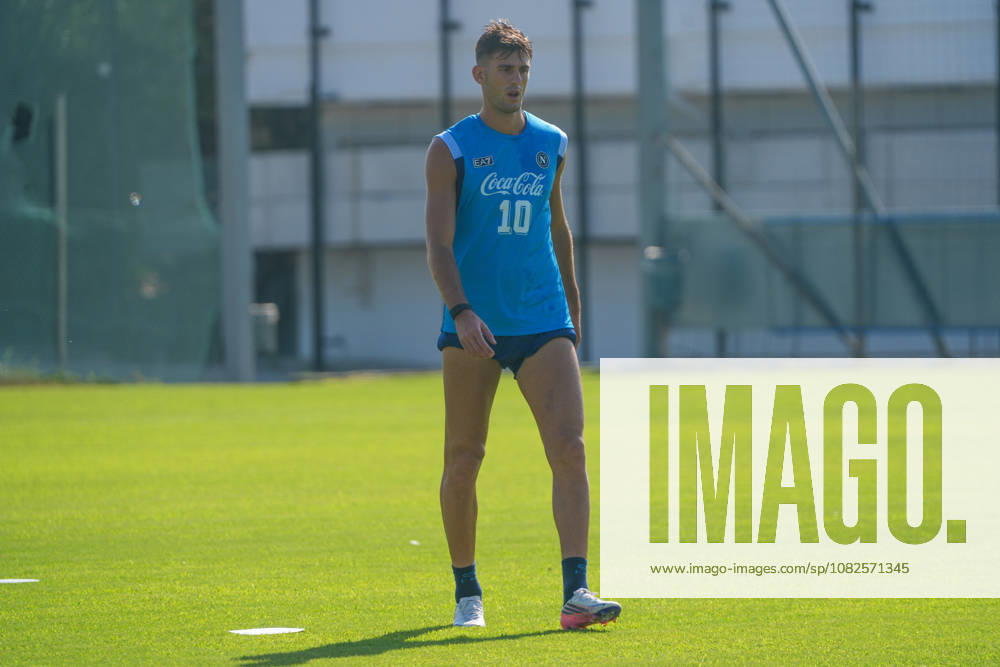 Allenamento SSC Napoli a Castelvolturno Lorenzo Lucca of SSC Napoli Durante lallenamento pre partita Champions League tra Napoli ed Arsenal a Castelvolturno del 08 09 2026 Castelvolturno Centro Sportivo SSC Napoli Campania ITALIA