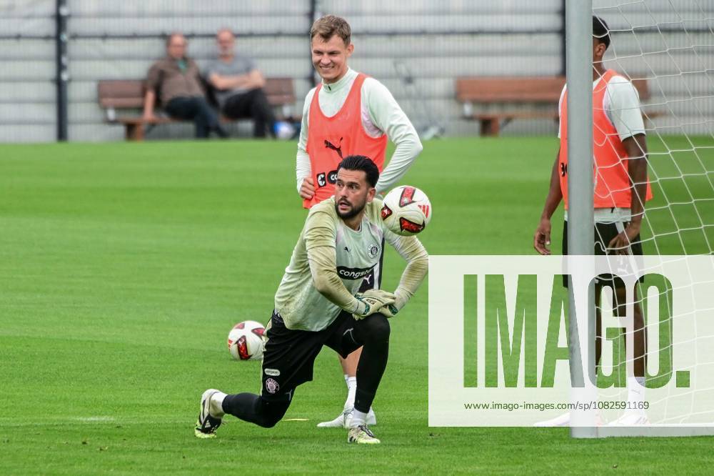 Dimitar Mitov Pauli on the Ball Germany, Hamburg, Training Facility on Kollaustrasse, Soccer, 2. Bundesliga, FC St. Pauli