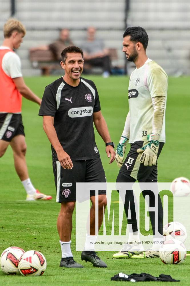 Coach Marcel Rapp, Pauli Makes Germany Laugh, Hamburg, Training Facility on Kollaustrasse, Soccer, 2. Bundesliga, FC St. Pauli