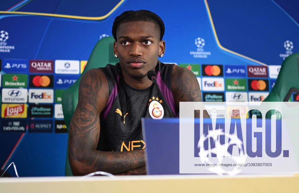 Ahead of Sporting CP - Galatasaray UEFA Champions League LISBON, PORTUGAL - SEPTEMBER 8: Galatasaray head coach Okan Buruk (not seen) and player Rafael Leao answer questions during a press conference, PK, Pressekonferenz at Jose Alvalade Stadium ahead of the UEFA Champions League opening-week match between Sporting and Galatasaray in Lisbon, Portugal, on September 8, 2026. Burak Akbulut Anadolu Lisbon Portugal. Editorial use only. Please get in touch for any other usage.