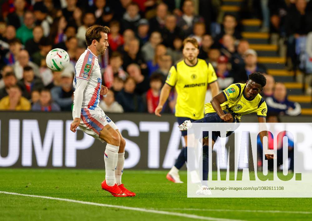 Amario Cozier-Duberry of Middlesbrough curls a shot on goal as Ben Chilwell of Crysatal Palace closes in Crystal Palace v Middlesbrough, EFL Carabao Cup, Third Round, Football, Selhurst Park, London, UK - 08 Sep 2026London Selhurst Park United Kingdom