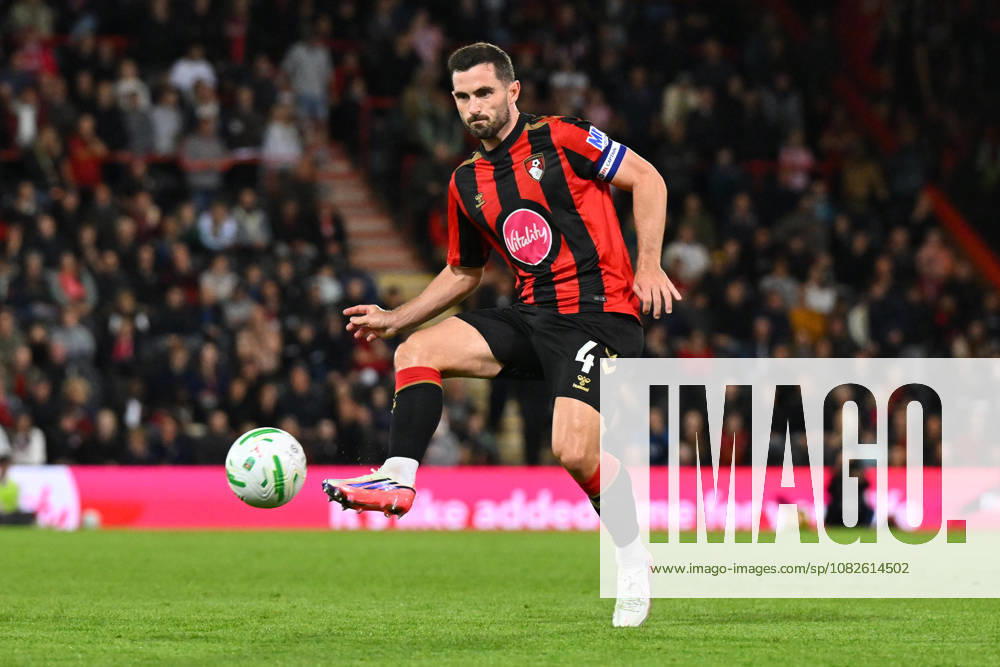 Bournemouth v Lincoln City, EFL Cup Lewis Cook (4) of AFC Bournemouth on the attack during the EFL Cup match between Bournemouth and Lincoln City at the Vitality Stadium, Bournemouth, UK on 8 September 2026. Bournemouth Vitality Stadium Dorset UK Editorial use only DataCo restrictions apply See www.football-dataco.com ,