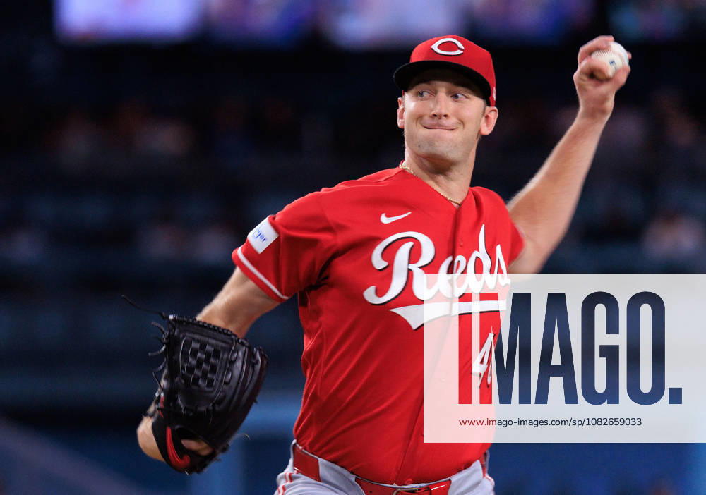 Starting pitcher, Nick Lodolo 40 of the Cincinnati Reds during a regular-season MLB, Baseball Herren, USA game against the Los Angeles Dodgers on Tuesday September 8, 2026 at Dodger Stadium in Los Angeles, California. Dodgers defeat Reds, 3-2. JAVIER ROJAS PI Los Angeles USA - ZUMAp124 20260908_zaa_p124_004
