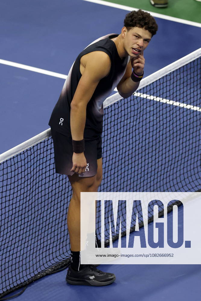 US Open tennis tournament - Day 10 Ben Shelton of the US reacts after defeating Carlos Alcaraz of Spain in the Men s Singles Quarterfinals of the US Open Tennis Championships at the USTA Billie Jean King National Tennis Center in Flushing Meadows, New York, USA, 09 September 2026. The 2026 US Open tournament runs from 23 August through 13 September. FLUSHING MEADOWS NEW YORK United States