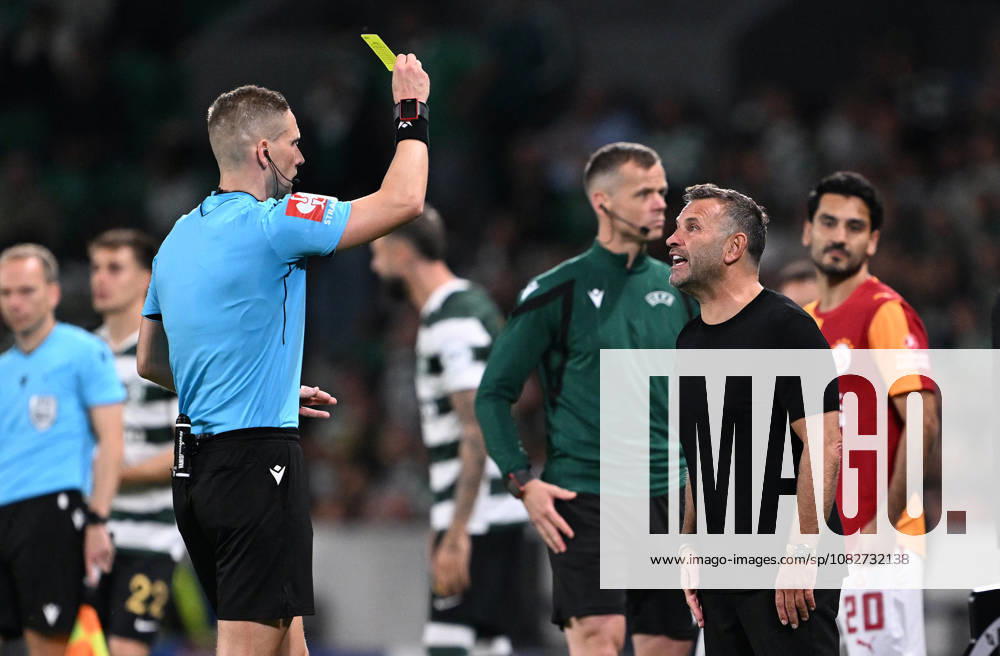 Sporting CP v Galatasaray - UEFA Champions League LISBON, PORTUGAL - SEPTEMBER 9: Referee of the match Espen Eskas shows yellow card to Head Coach Okan Buruk of Galatasaray during the UEFA Champions League match between Sporting CP and Galatasaray at Jose Alvalade Stadium in Lisbon, Portugal on September 9, 2026. Burak Akbulut Anadolu Lisbon Portugal. Editorial use only. Please get in touch for any other usage.