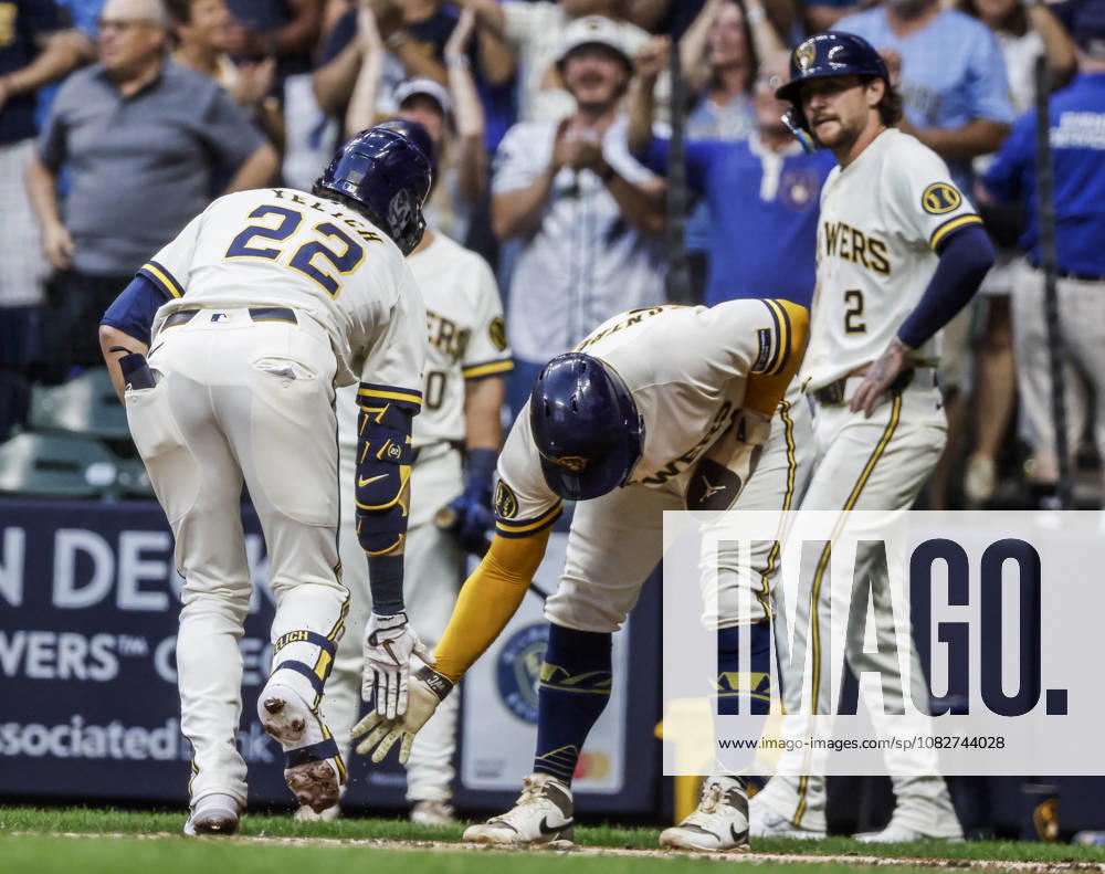 Milwaukee Brewers designated hitter Christian Yelich celebrates with Milwaukee Brewers catcher William Contreras (C) and Milwaukee Brewers second baseman Brice Turang (R) after driving them in with a three RBI hoime run in the first inning of the MLB, Baseball Herren, USA game between the Chicago Cubs and the Milwaukee Brewers at American Family Field in Milwaukee, Wisconsin on Wednesday, September 9, 2026. MIL20260909808 TANNENxMAURY
